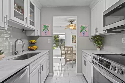 388 Moorings Cove Drive #6E, Tarpon Springs, FL 34689 - Photo 16