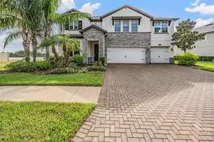 18304 Roseate Dr, Lutz, FL 33558 - Photo 2