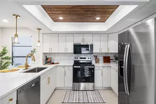 11503 Orilla Del Rio Pl, Temple Terrace, FL 33617 - Photo 6