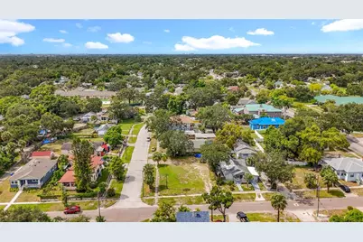 1831 10th Street S, Saint Petersburg, FL 33705 - Photo 8