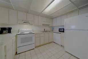 51 Island Way, Clearwater Beach, FL 33767 - Photo 50