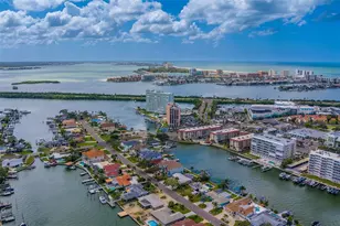 51 Island Way, Clearwater Beach, FL 33767 - Photo 24