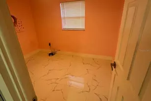 9315 N 46th St, Tampa, FL 33617 - Photo 2