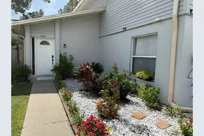 5102 Crestmore Court, Tampa, FL 33624 - Photo 4
