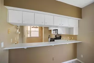 6251 Shoreline Dr, Saint Petersburg, FL 33708 - Photo 6