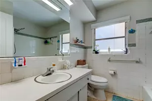 227 Palm Ln N, Saint Petersburg, FL 33710 - Photo 46