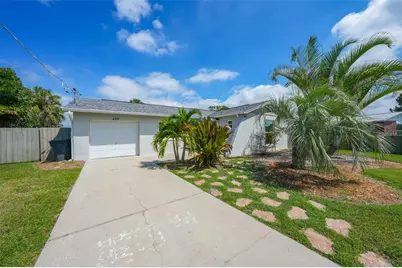 469 Florida Circle N, Apollo Beach, FL 33572 - Photo 2