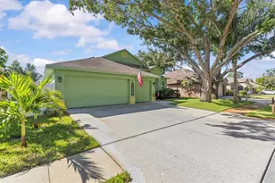 1815 Wood Trail St, Tarpon Springs, FL 34689 - Photo 2