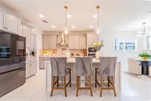 7700 Bronze Oak Dr, Wesley Chapel, FL 33545 - Photo 10