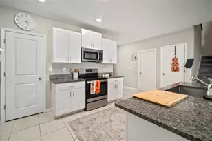 5430 Blue Azure Dr, Wimauma, FL 33598 - Photo 6