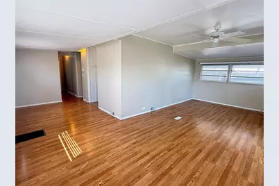 6830 Americana Drive NE #127, Saint Petersburg, FL 33702 - Photo 4