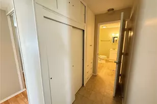 6830 Americana Dr NE, Saint Petersburg, FL 33702 - Photo 10