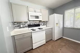 2201 Fluorshire Dr, Brandon, FL 33511 - Photo 10