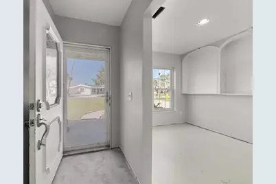 219 176th Avenue E, Redington Shores, FL 33708 - Photo 34