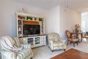 21008 Sunpoint Way, Lutz, FL 33558 - Photo 8