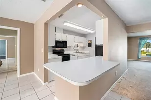 382 Club Mnr Dr, Sun City Center, FL 33573 - Photo 14