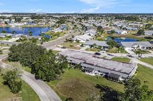 382 Club Mnr Dr, Sun City Center, FL 33573 - Photo 34