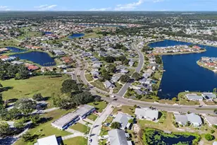 382 Club Mnr Dr, Sun City Center, FL 33573 - Photo 34