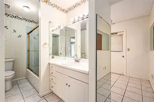 382 Club Mnr Dr, Sun City Center, FL 33573 - Photo 20