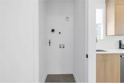 431 36th Avenue N, Saint Petersburg, FL 33704 - Photo 42