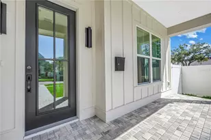 431 36th Ave N, Saint Petersburg, FL 33704 - Photo 2