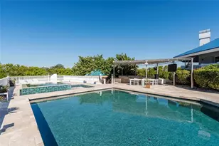 2268 Kings Point Dr, Largo, FL 33774 - Photo 78