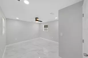 8721 N River Forest Circle, Tampa, FL 33604 - Photo 32