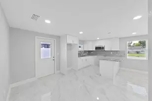 8721 N River Forest Circle, Tampa, FL 33604 - Photo 14