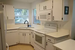 653 McDaniel St, Sun City Center, FL 33573 - Photo 14