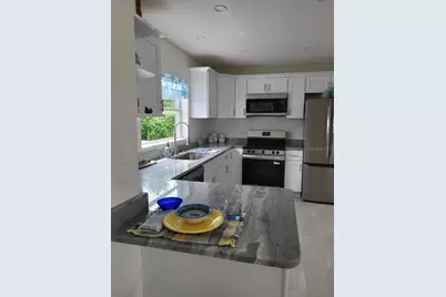 828 Blue Heron Boulevard, Ruskin, FL 33570 - Photo 10