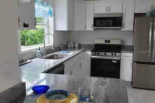 828 Blue Heron Blvd, Ruskin, FL 33570 - Photo 10