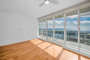 175 1st St S, Saint Petersburg, FL 33701 - Photo 6