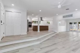 10120 Paradise Blvd, Treasure Island, FL 33706 - Photo 8