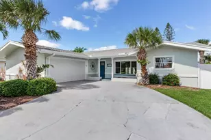 10120 Paradise Blvd, Treasure Island, FL 33706 - Photo 1