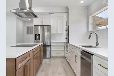 10120 Paradise Boulevard, Treasure Island, FL 33706 - Photo 12