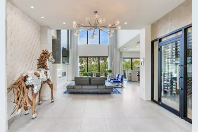 5131 W Neptune Way, Tampa, FL 33609 - Photo 6