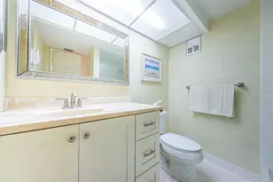 4550 Cove Cir, Saint Petersburg, FL 33708 - Photo 24