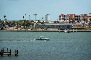 4550 Cove Cir, Saint Petersburg, FL 33708 - Photo 18