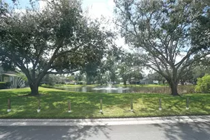 10049 Lake Oak Cir, Tampa, FL 33624 - Photo 16