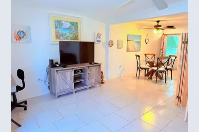 3735 42nd Way S #E, Saint Petersburg, FL 33711 - Photo 6