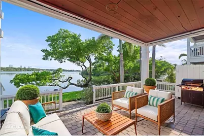 247 Pompano Drive SE #B, Saint Petersburg, FL 33705 - Photo 2