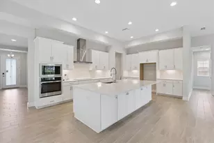 13144 Long Vly Cir, Spring Hill, FL 34609 - Photo 2