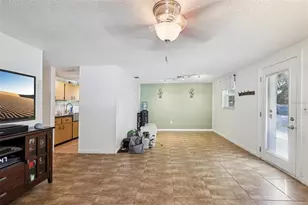 1013 Oakhill St, Seffner, FL 33584 - Photo 12