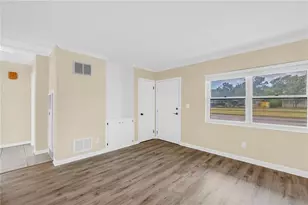 6623 16th St N, Saint Petersburg, FL 33702 - Photo 10