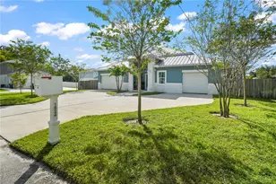 11624 Oak Ln, Seminole, FL 33778 - Photo 4