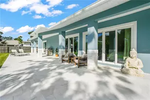 11624 Oak Ln, Seminole, FL 33778 - Photo 40