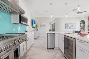 136 Devon Dr, Clearwater Beach, FL 33767 - Photo 14