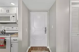 4900 Brittany Dr S, Saint Petersburg, FL 33715 - Photo 6