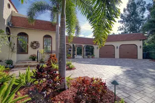 2037 Broadway, Clearwater, FL 33755 - Photo 2