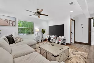 4200 3rd St N, Saint Petersburg, FL 33703 - Photo 4